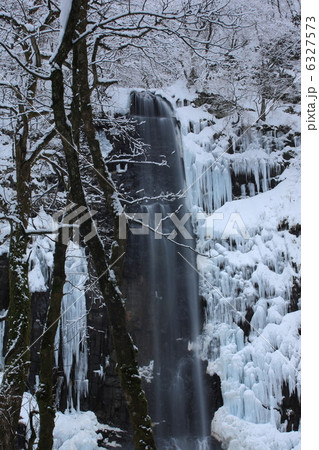 冬の玉簾の滝 6327573