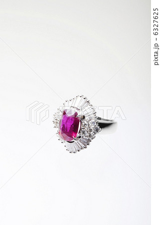 ルビーの指輪 6327625
