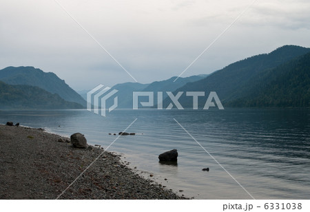 Hazy lake 6331038