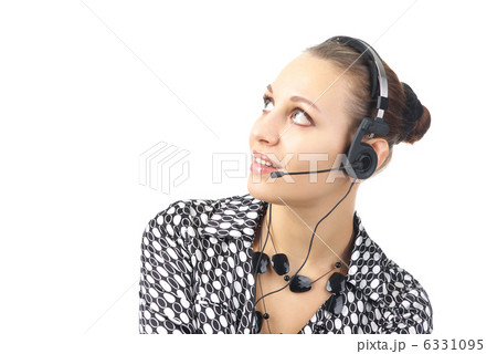 Cute business woman talking 6331095