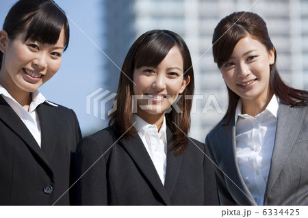笑顔のビジネスウーマン 笑顔のビジネスウーマン 6334425