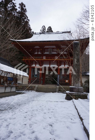 雪の室生寺 6342105