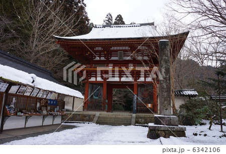 雪の室生寺 6342106