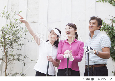 ゴルフウェアの家族 6345112