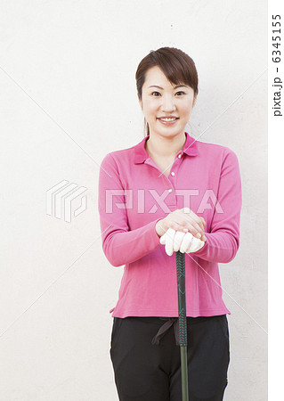ゴルフウェアの女性 ゴルフウェアの女性 6345155