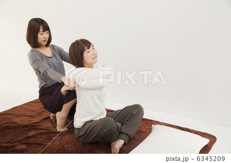 タイ古式マッサージ タイ古式マッサージ 6345209