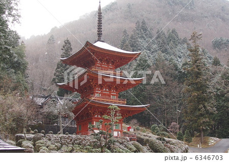 雪化粧の長福寺三重塔 雪化粧の長福寺三重塔 6346703