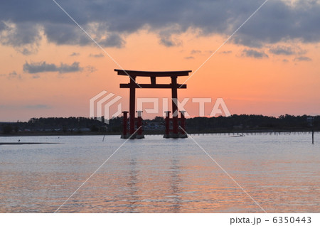 浜名湖　弁天島の夕日 6350443