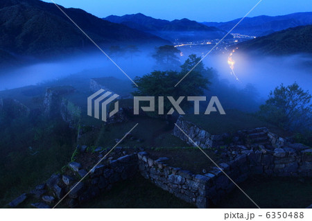 霧の竹田城跡 6350488