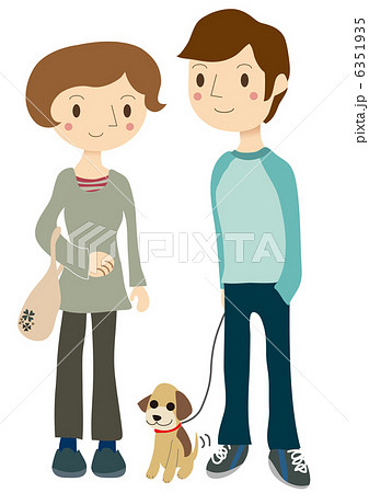 犬の散歩中のカップル 6351935