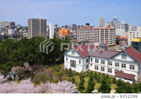 新潟県政記念館春 6352299