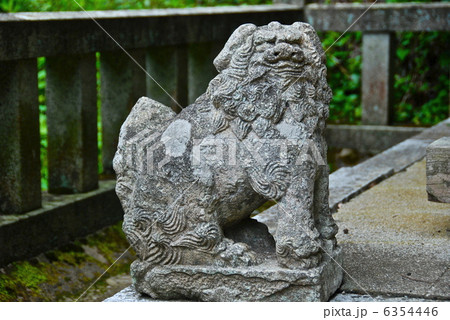 美保神社･境内奥の狛犬(吽形)（島根県松江市美保関町） 6354446