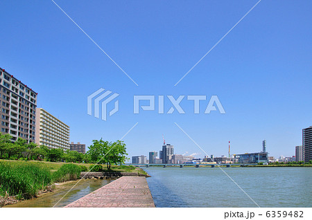 マンションと信濃川 マンションと信濃川 6359482