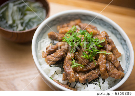 ステーキ丼 6359889