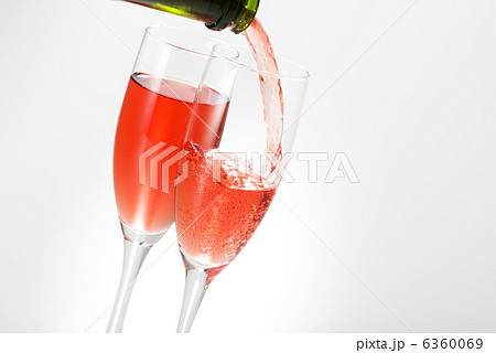 【ロゼ】スパークリング・ワインを注ぐ（ツイン） 6360069