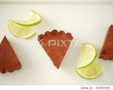 チョコレートタルト　（ハイハングル） 6360090