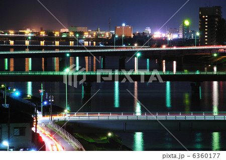 関屋分水に架かる橋夜景 6360177