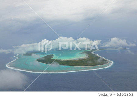 ツパイ島(ハートの島) 空撮 ツパイ島(ハートの島) 空撮 6361353