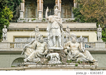 Sculptural composition on Piazza del Popolo in Rome. 6363857