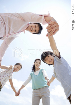 笑顔の家族 6373385