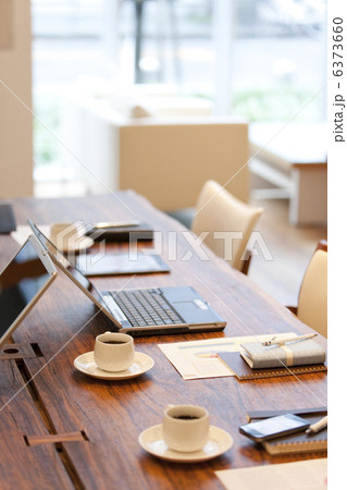テーブルの上のビジネス小物 テーブルの上のビジネス小物 6373660