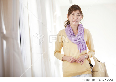 笑顔の中高年女性 6375728