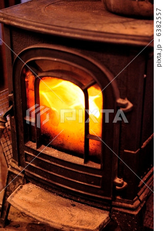 薪ストーブの暖かさ 薪ストーブの暖かさ 6382557