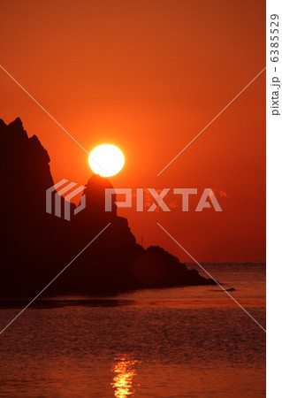 ローソク岩 6385529