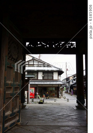 大通寺の山門 6385906
