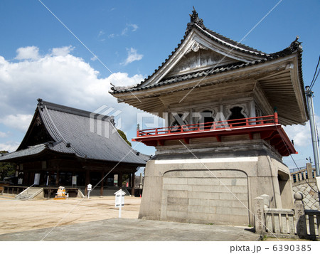 西大寺観音院 石門と本堂 6390385