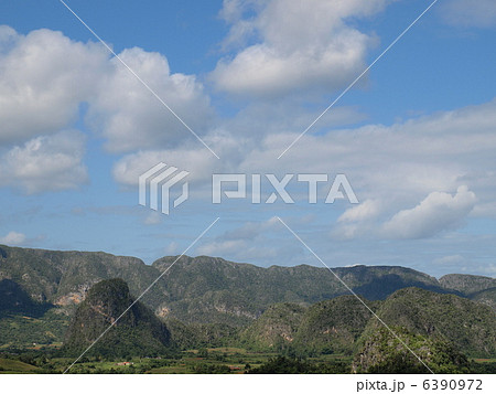 世界遺産 ビニャーレス渓谷 キューバ の写真素材