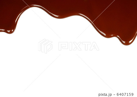 Melted chocolate dripping . 6407159