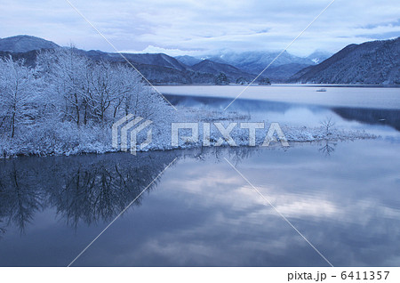 秋元湖の朝 6411357