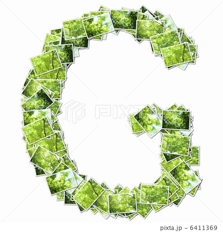 新緑の写真でアルファベットの大文字 6411369