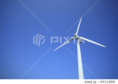 風力発電の風車 6411666