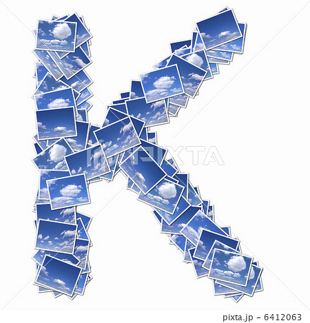 雲の写真でアルファベットの大文字 6412063