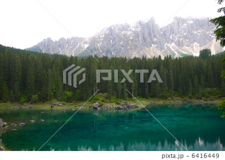カレッツァ湖と森林 カレッツァ湖と森林 6416449