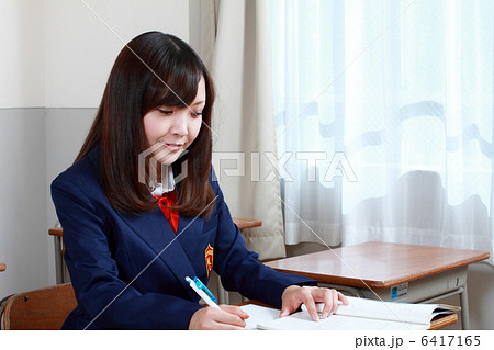 勉強する女子高生 6417165