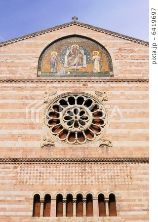 フォリーニョ　大聖堂　メイン・ファサード 6419697