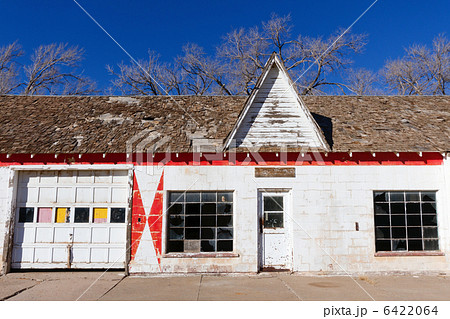 ルート６６沿いの荒廃したモーテル 6422064