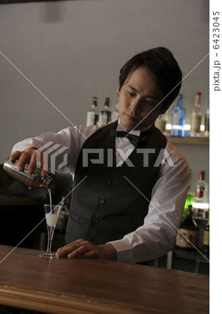 バーテンダー バーテンダー 6423045