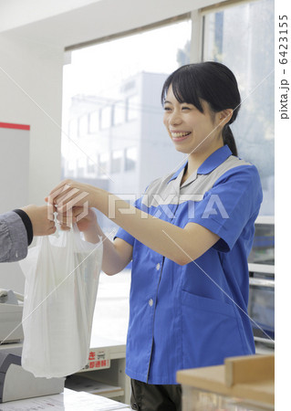 コンビニ店員 コンビニ店員 6423155