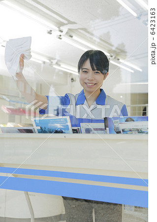 コンビニ店員 6423163