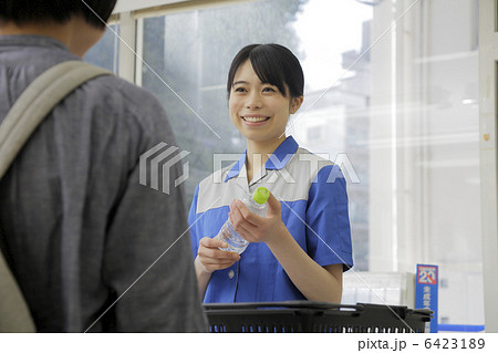 コンビニ店員 コンビニ店員 6423189