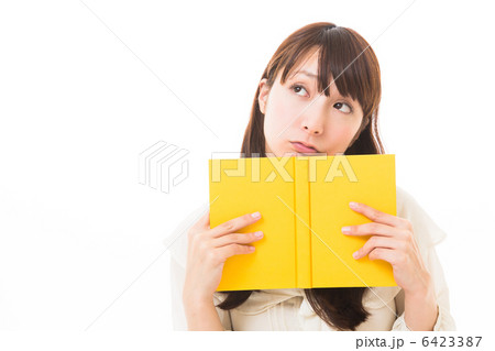 本を読む女性 本を読む女性 6423387