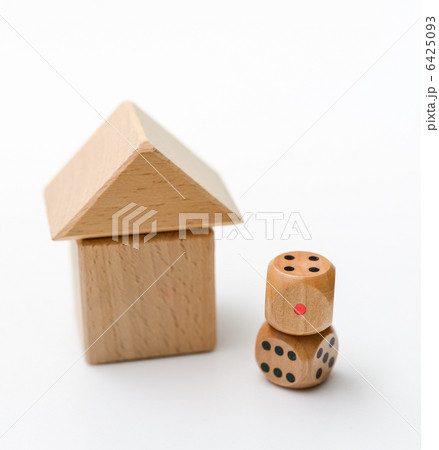 サイコロと積み木の家 サイコロと積み木の家 6425093