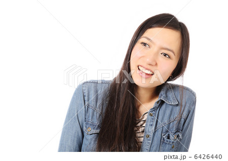 女性　表情 6426440