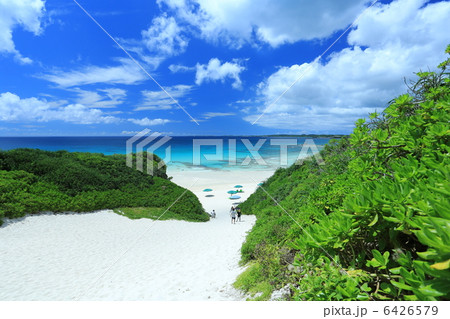 宮古島の砂山ビーチ 6426579