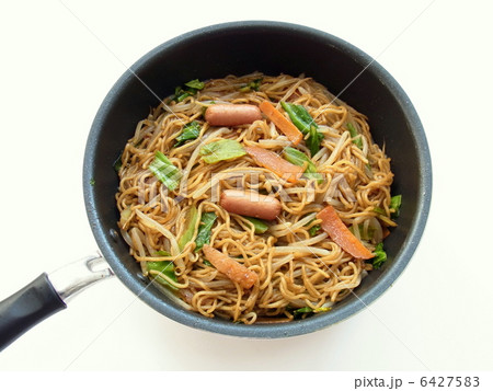 ミニウインナー入りのソース焼きそば 6427583