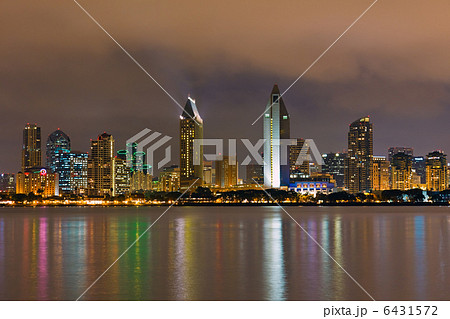 Downtown San Diego at night 6431572